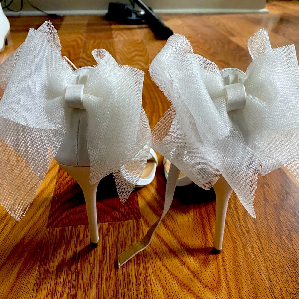 Lulus Ivory Bridal Heel size 8